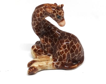 ZOOCRAFT Ceramic Giraffe Figurine Hand Painted Safari Miniature Animals Collectibles Home Decoration Sitting