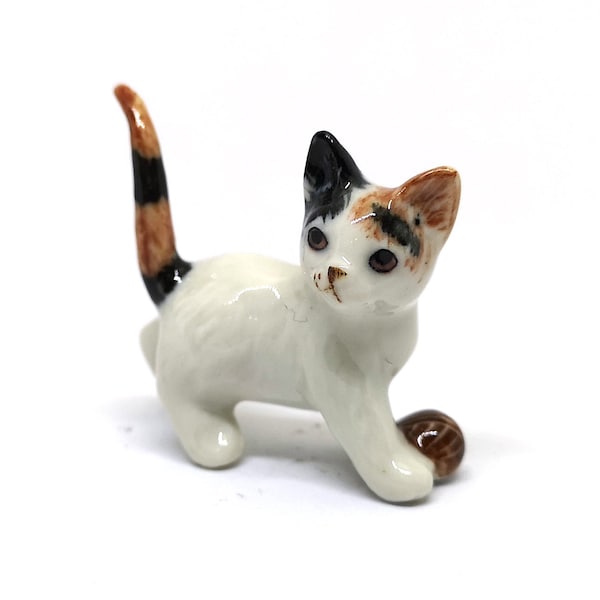 ZOOCRAFT Ceramic Figurine Calico Cat with Ball Handmade Miniature Collectible Porcelain Standing - Home Decor Gift