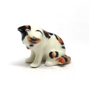 ZOOCRAFT Ceramic Figurine Dollhouse Miniature Handmade Calico Cat Statue - Home Decor Gift - DIY Craft