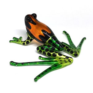 Hand-Painted Glass Frog Figurine: Collectible Terrarium Decor