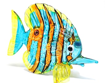 Hand Blown Art Glass Sea Fish Figurine: Ocean Decor