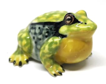 ZOOCRAFT Ceramic Frog Figurine Green Mountain Hand Painted Gift Miniature Collectible