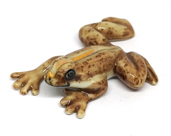 ZOOCRAFT Ceramic Frog Figurine Miniatures Handmade Terrarium Collectible Garden Decor
