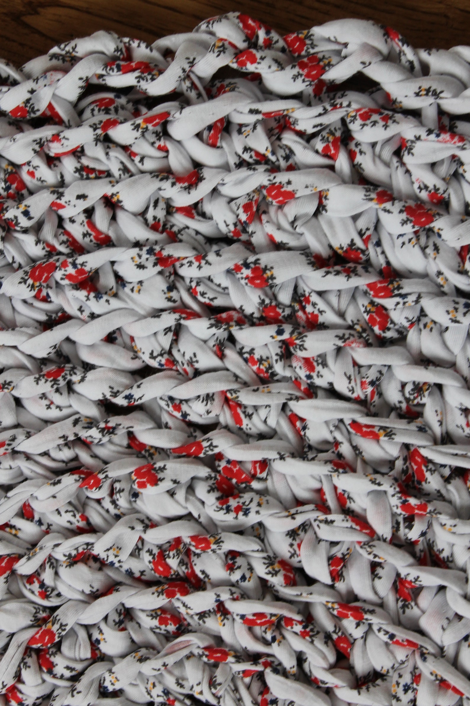 Rag Rug White and Red 20.5 Crocheted Round Rag Rug Pet Etsy