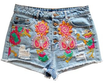 Denim cutoff shorts / Upcycling Jean Shorts / Nice  denim shorts  / 28W Medium