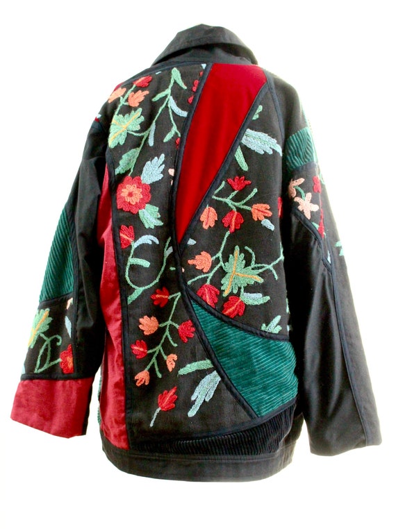 Vintage Kimono Jacket / Embroidered flower kimono