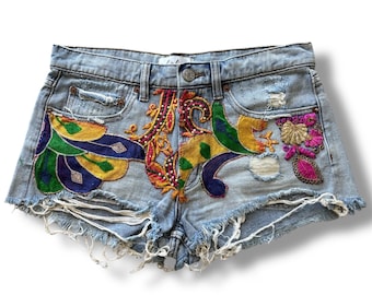 Denim cutoff shorts / Embroidered  denim shorts  /  MEDIUM  W30