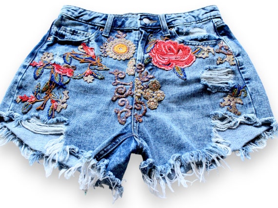Denim cutoff shorts / Embroidered  denim shorts  … - image 3