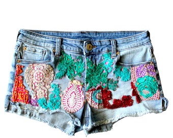 Mid Rise Embroidered Denim cutoff shorts / Jean shorts / Arizona  denim shorts  /  MEDIUM