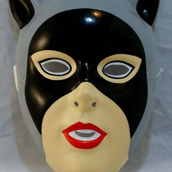 Vintage Catwoman Halloween Mask DC Comics Rubies Costume Co Batman Animated