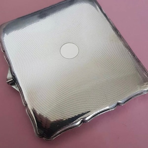 Vintage Mid Century Ladies Stratton Silver Tone Cigarette/ Card Case. Plain but Stylish. In very good vintage condition, era 1960’s