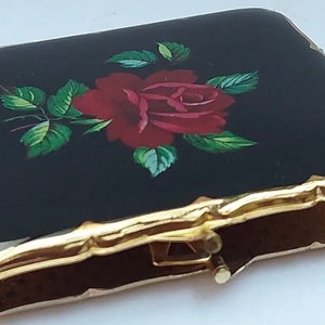 Retro Stratton Cigarette/ Card Case. Featuring Gorgeous Red Roses. Black Background. Floral Bouquet Design. Black Enamel Background.