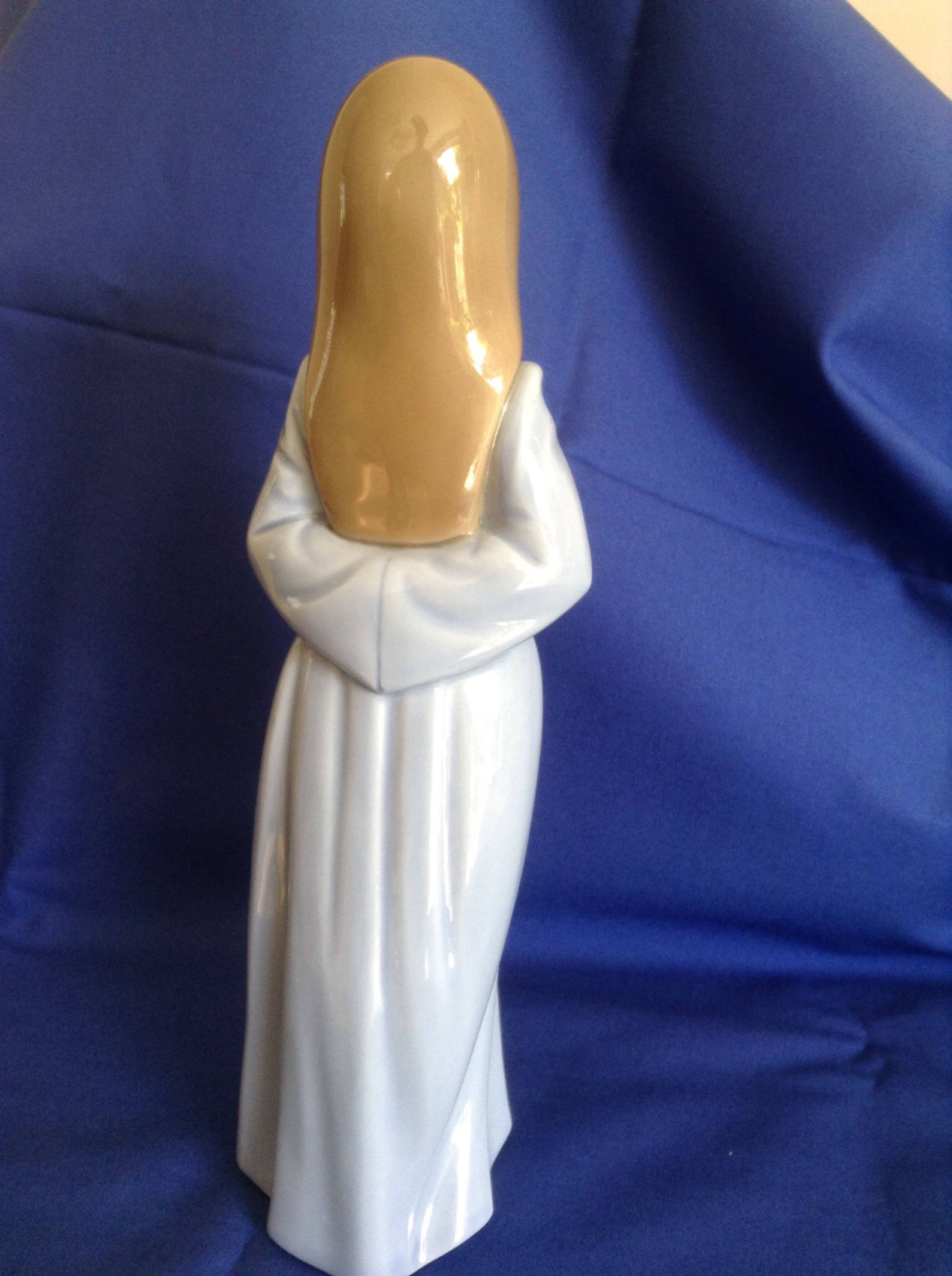 Vintage Nao Lladro Figurine. Girl Wearing a Blue Dress With Etsy UK