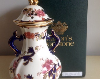 Un vase vintage en pot pourri en pierre de fer Mandalay pour maçons. Mesure 9 pouces de haut. Motif très coloré en excellent état.