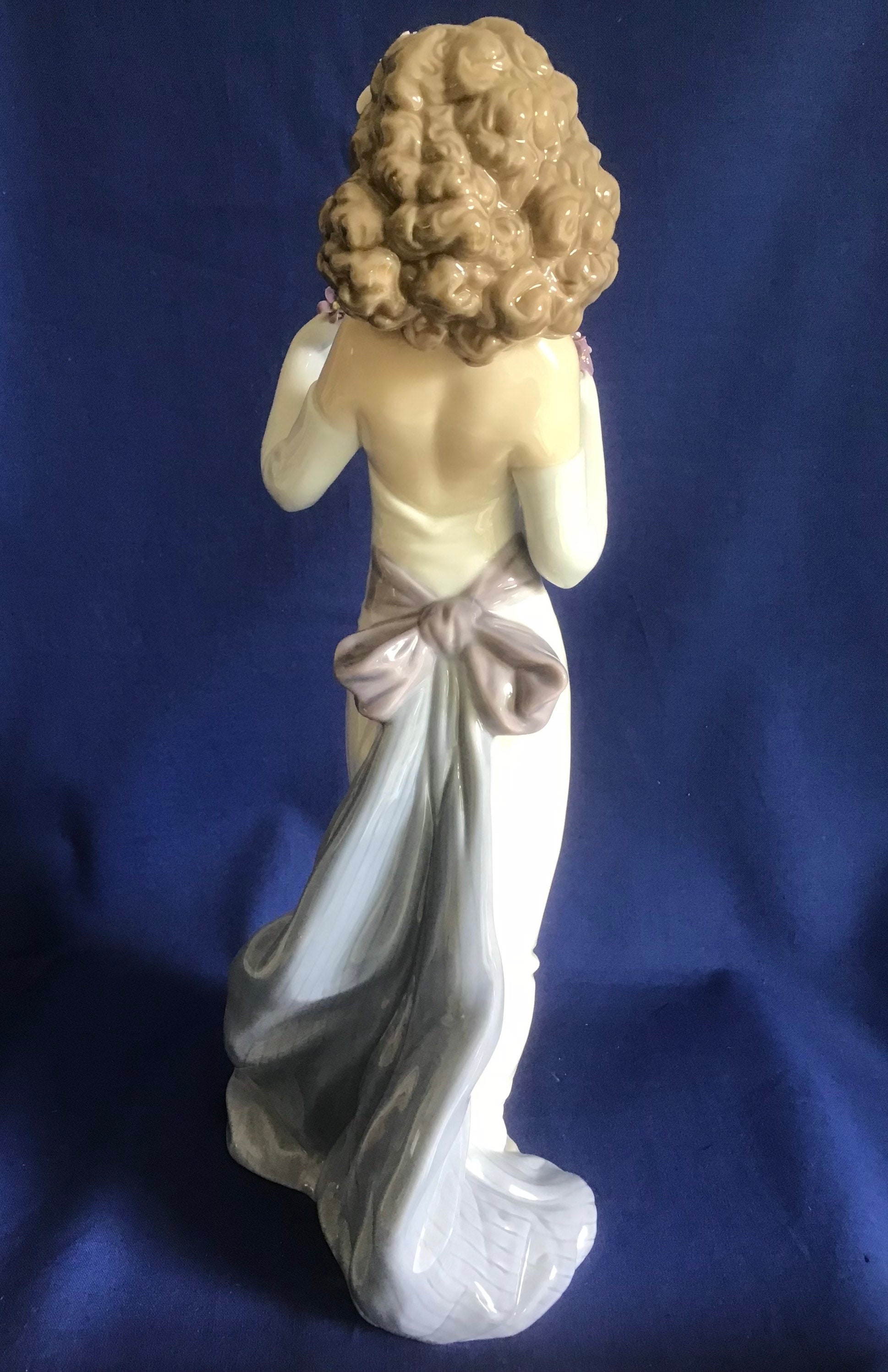 Lladro Figurine. #6608. “anticipation”. 1999 Limited Edition Van