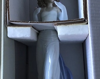 Lladro Figurine. #6608. “anticipation”. 1999 Limited Edition Van