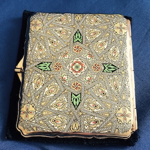 Stratton Cigarette Case. Genuine Vintage. Mid Century.Unusual Intricate Pattern.  Quite Rare. Very sought after. BARGAIN PRICE..
