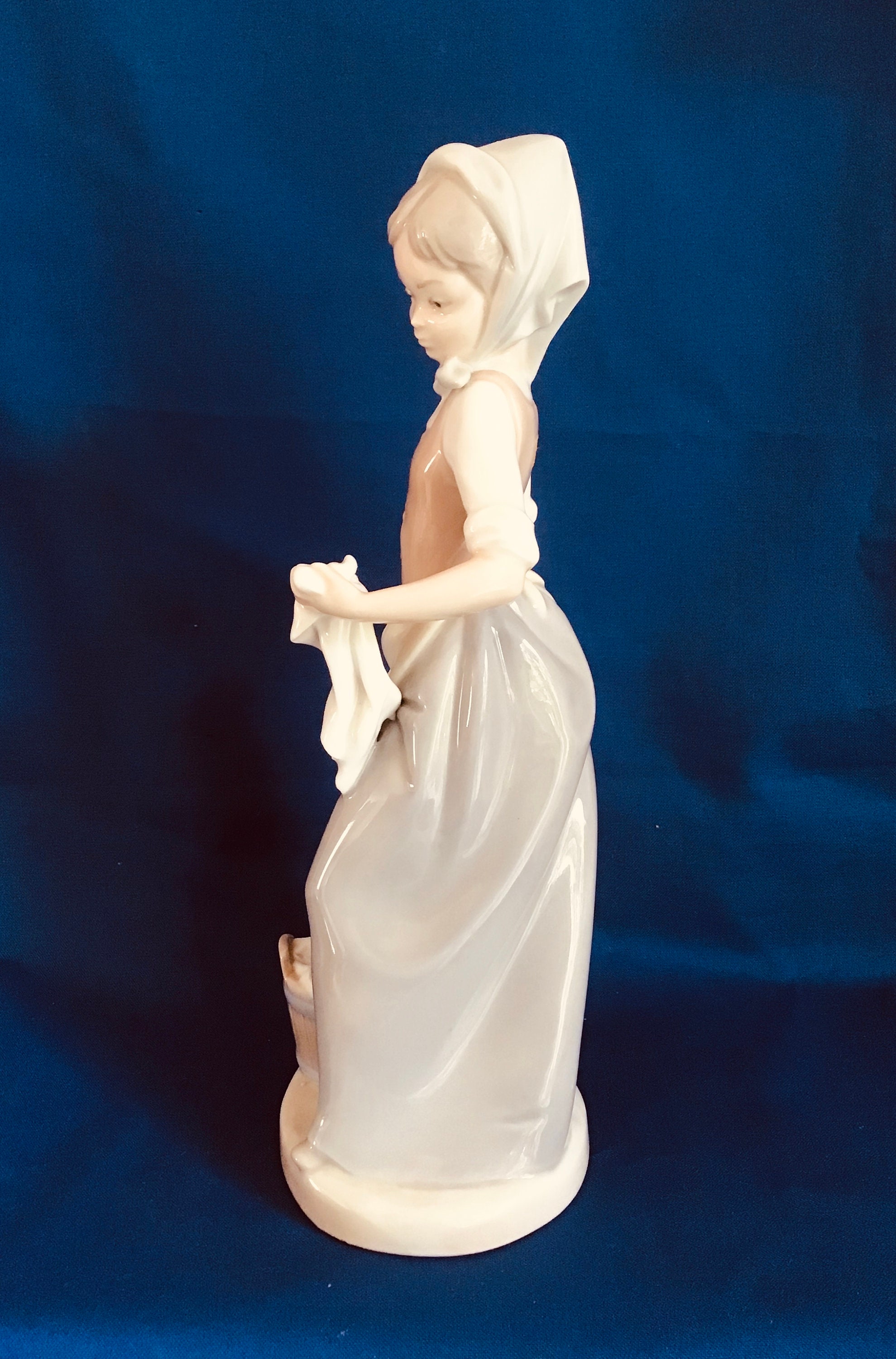 Vintage Nao Lladro Figurine. wash Day Girl. Sculptor Etsy UK