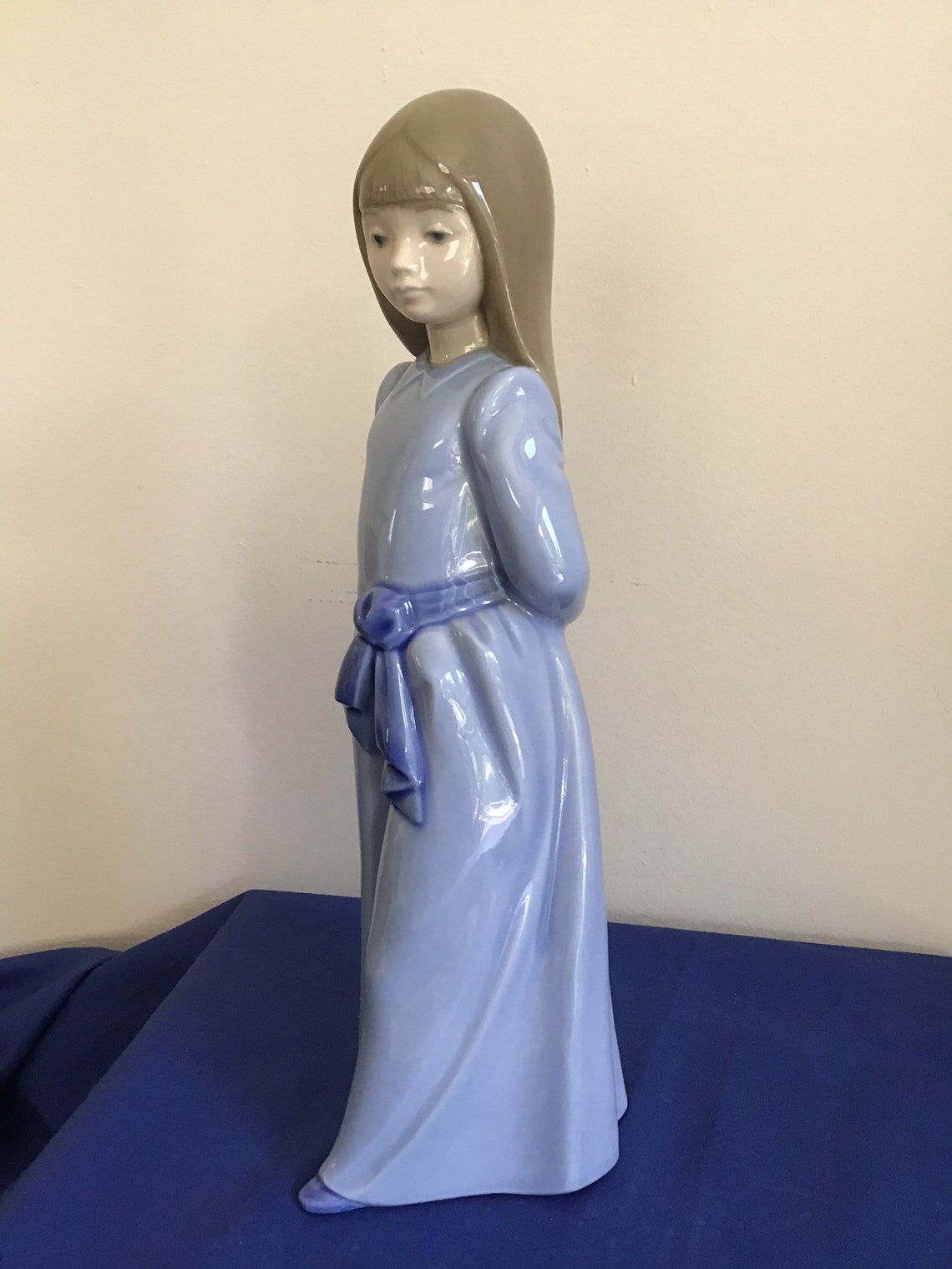 Vintage Nao Lladro Figurine. Girl Wearing a Blue Dress With Etsy UK