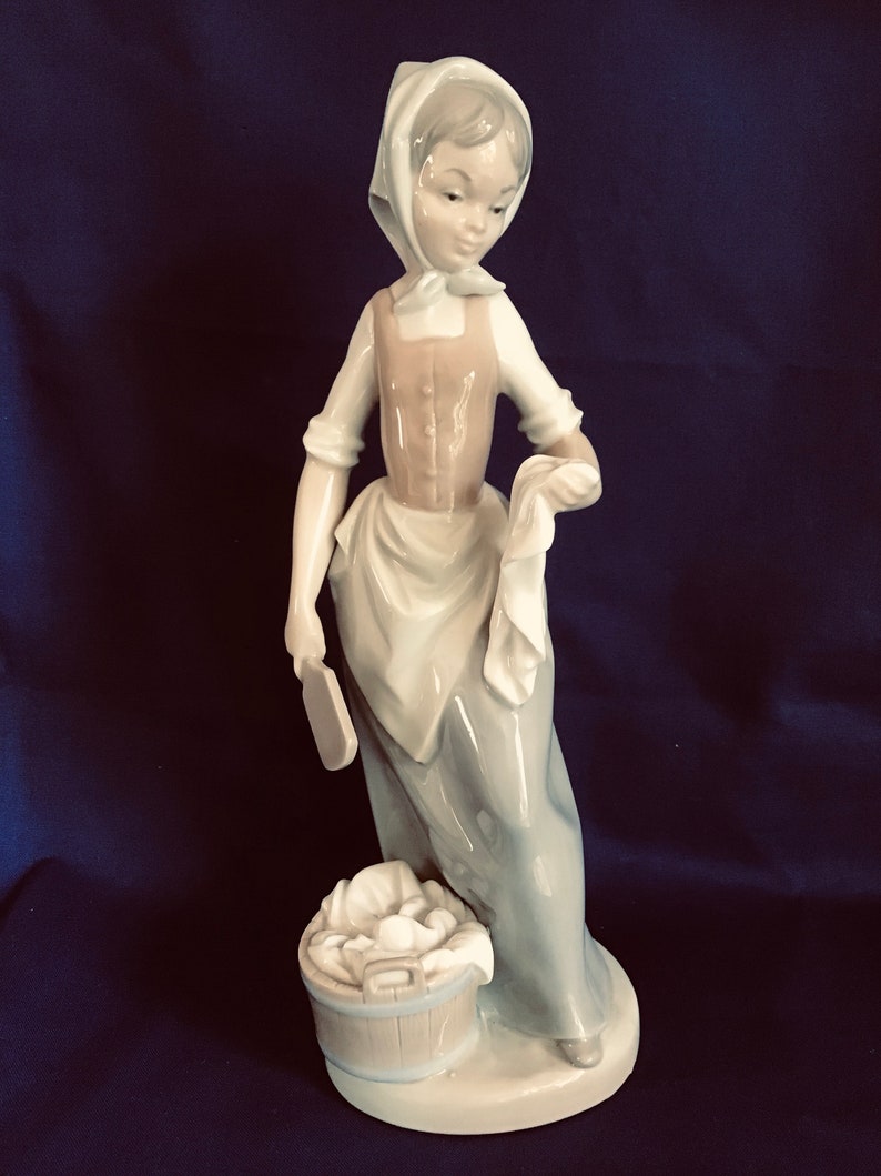 Vintage Nao Lladro Figurine. wash Day Girl. Sculptor Etsy UK