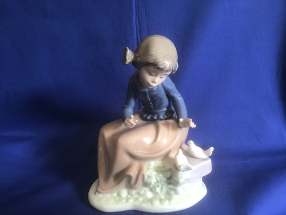 Lladro NAO Figurine, Handmade in Spain, ever so Gently. Retired 
