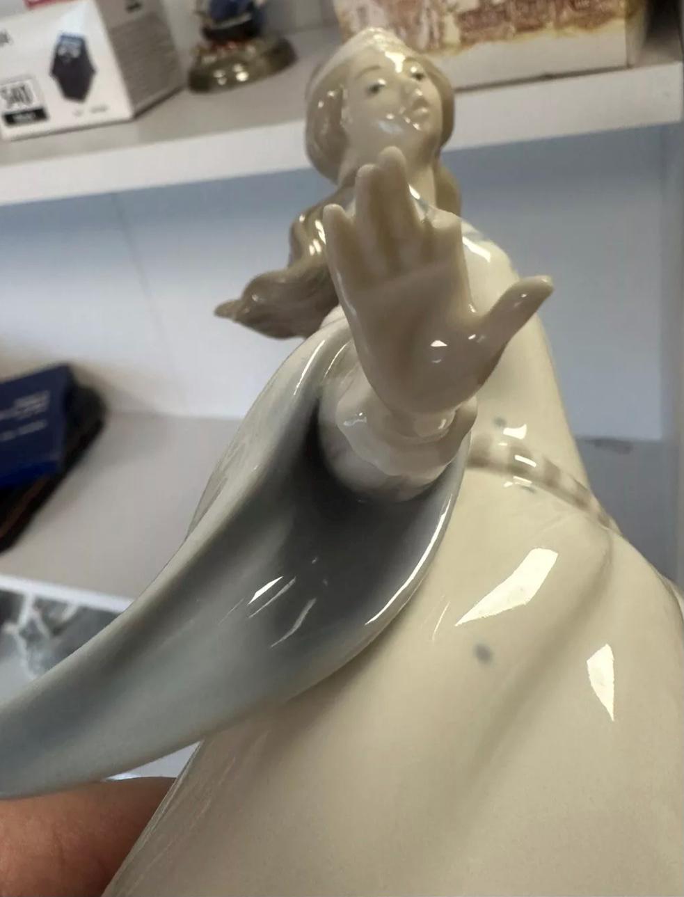 Vintage Lladro “cinderella Lost Shoe”. #4828. Low Price. See