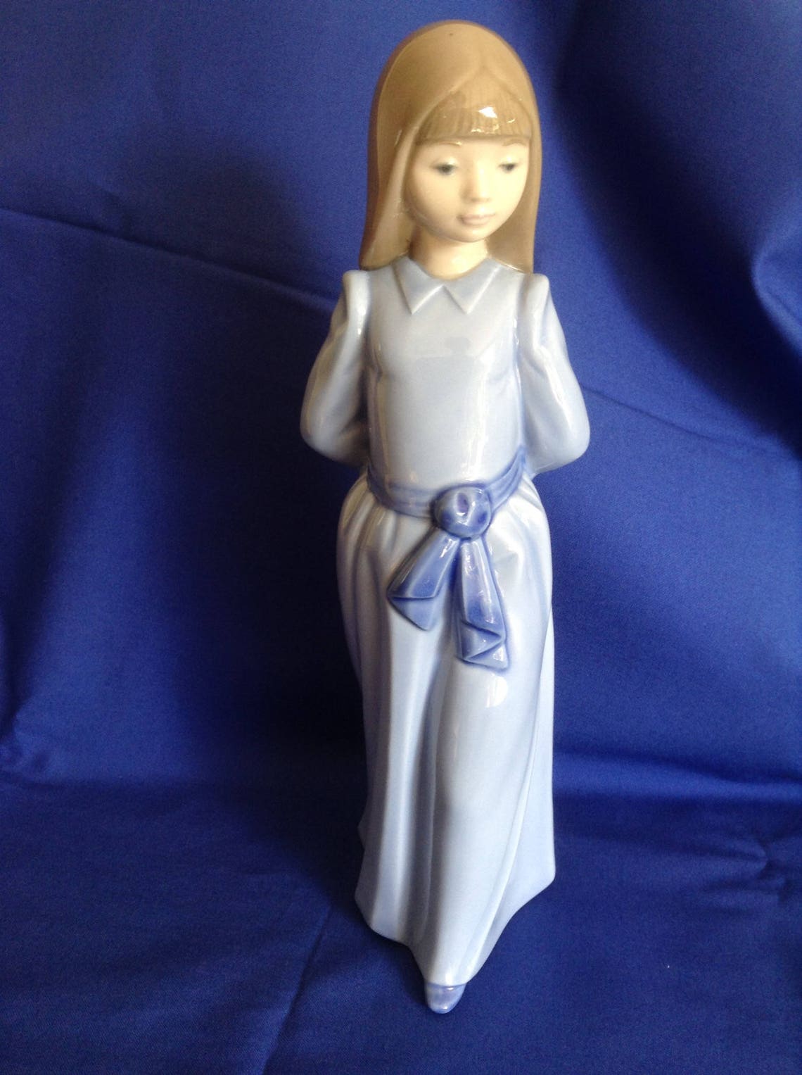Vintage Nao Lladro Figurine. Girl Wearing a Blue Dress With Etsy UK