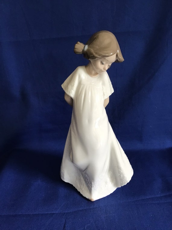 Nao by Lladro Figurine 1109 “ so Shy” Demure Young Girl With Hands