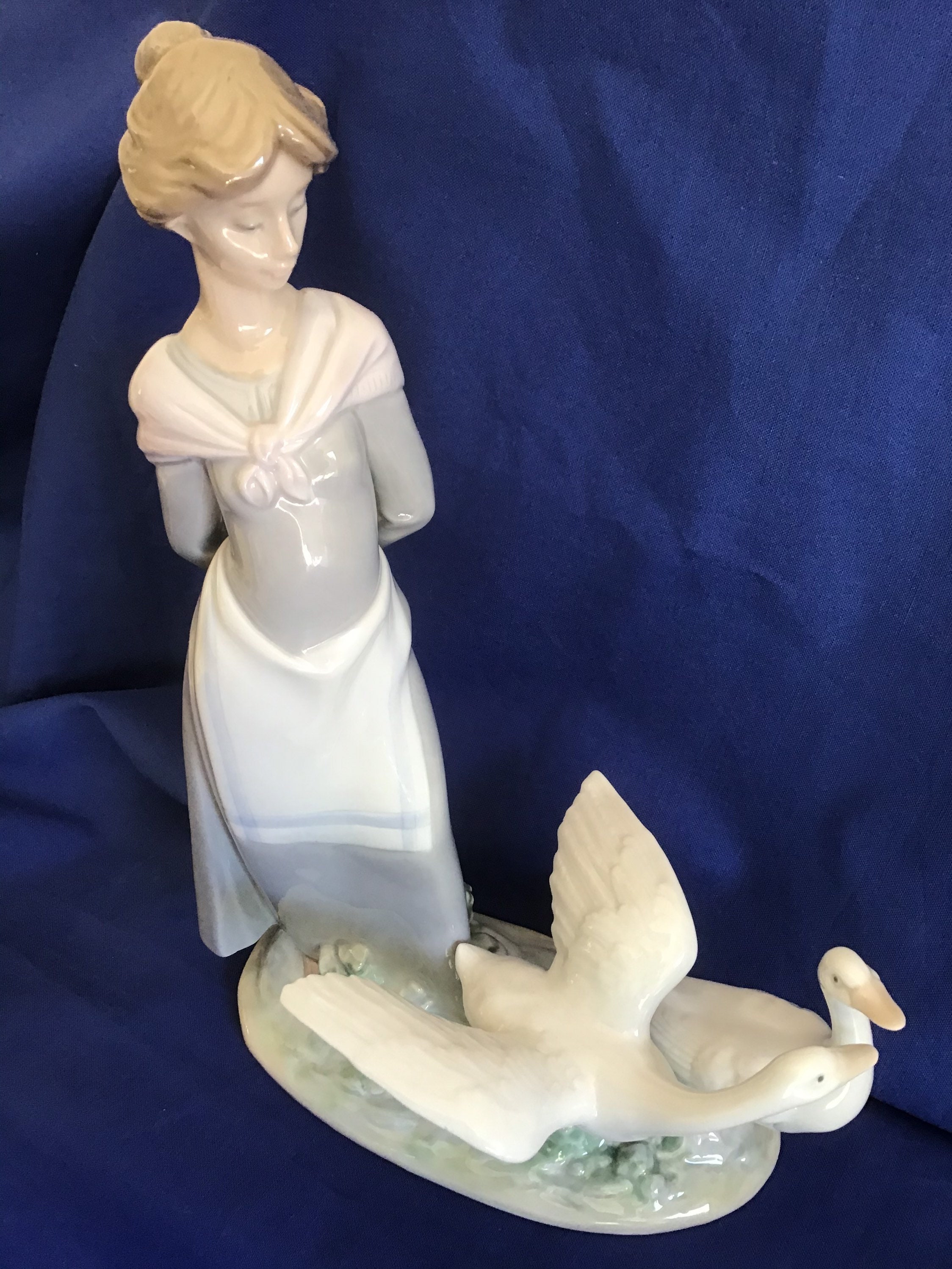LLADRO FIGURINE