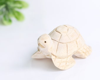 木彫りの亀の置物：風水装飾（幅8インチ×奥行き4インチ） - Etsy 日本