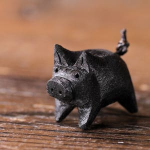 Handmade Hand Carved Black Little Wooden Pig Animal Crafts Home Decor Farm Gift Piglet
