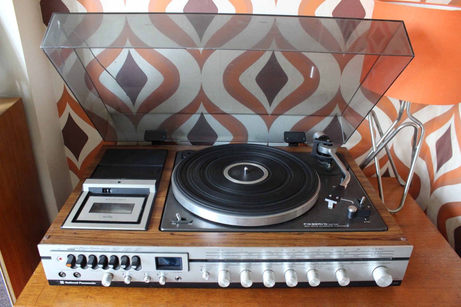 National Panasonic Technics SG2070L Stereo Music Centre record player,  tuner teak audio vintage retro 1970s