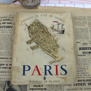 French Vintage Book History Of Paris. Visages de L&#39;Ile de France