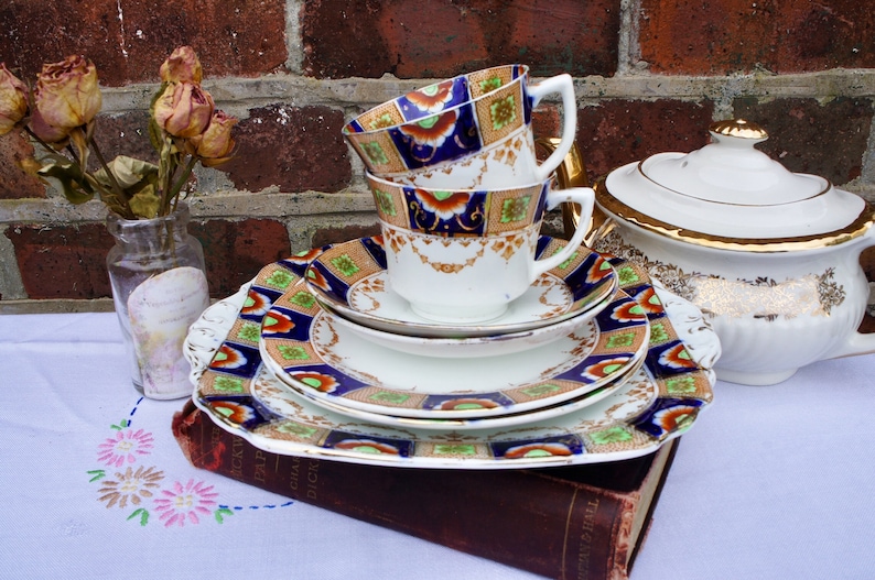 1930/'s Royal Albion China fine bone china sandwich plate Imari design English Tea Party.