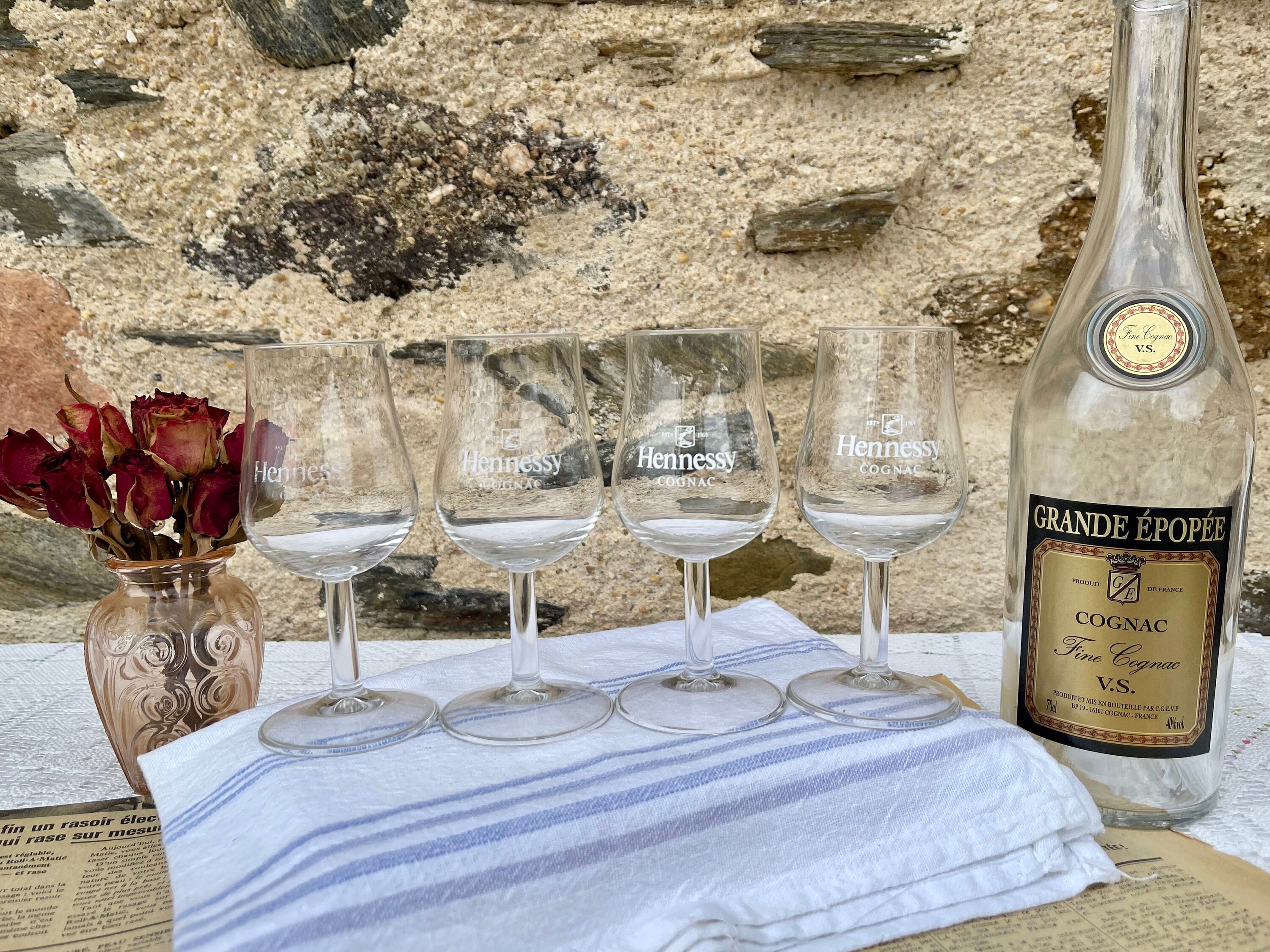 Conjunto de 4 x Taças de Brandy Henessy Vintage Gravadas Francesas Vintage Chic