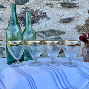 Set of 4 Vintage Gold Trim Apéritif or Sherry Glasses Vintage Shabby Chic