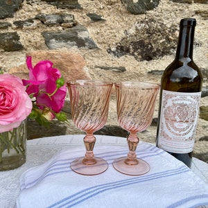 Pair of French Vintage Pink Swirl &#39;Rosaline&#39; Arcoroc French Vintage Red Wine Glasses. French Vintage Cafe Bar Chic