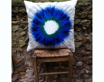 Decorative cushion "Sole" with hand-felted design in merino wool and silk on linen fabric.