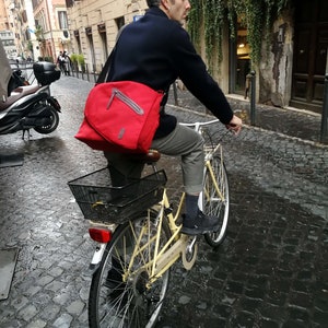 Handmade in Italy bike bag &quot;Urbana&quot;in Cordura with adjustable shoulder strap and waist belt and removable laptop case.