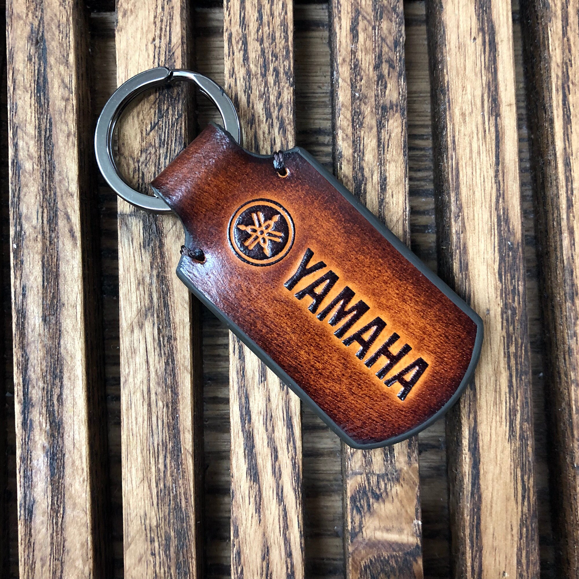 Can be customized. Yamaha keychain. Can be customized. Gibson les paul classic custom. Баскетбольная форма в желтом цвете.