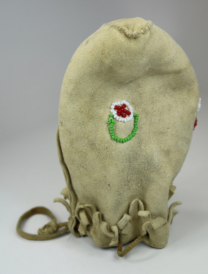 Vintage First Nation Native American Sioux Pouch Soft Leather Hand Beaded 6h x 3.75w c1930s