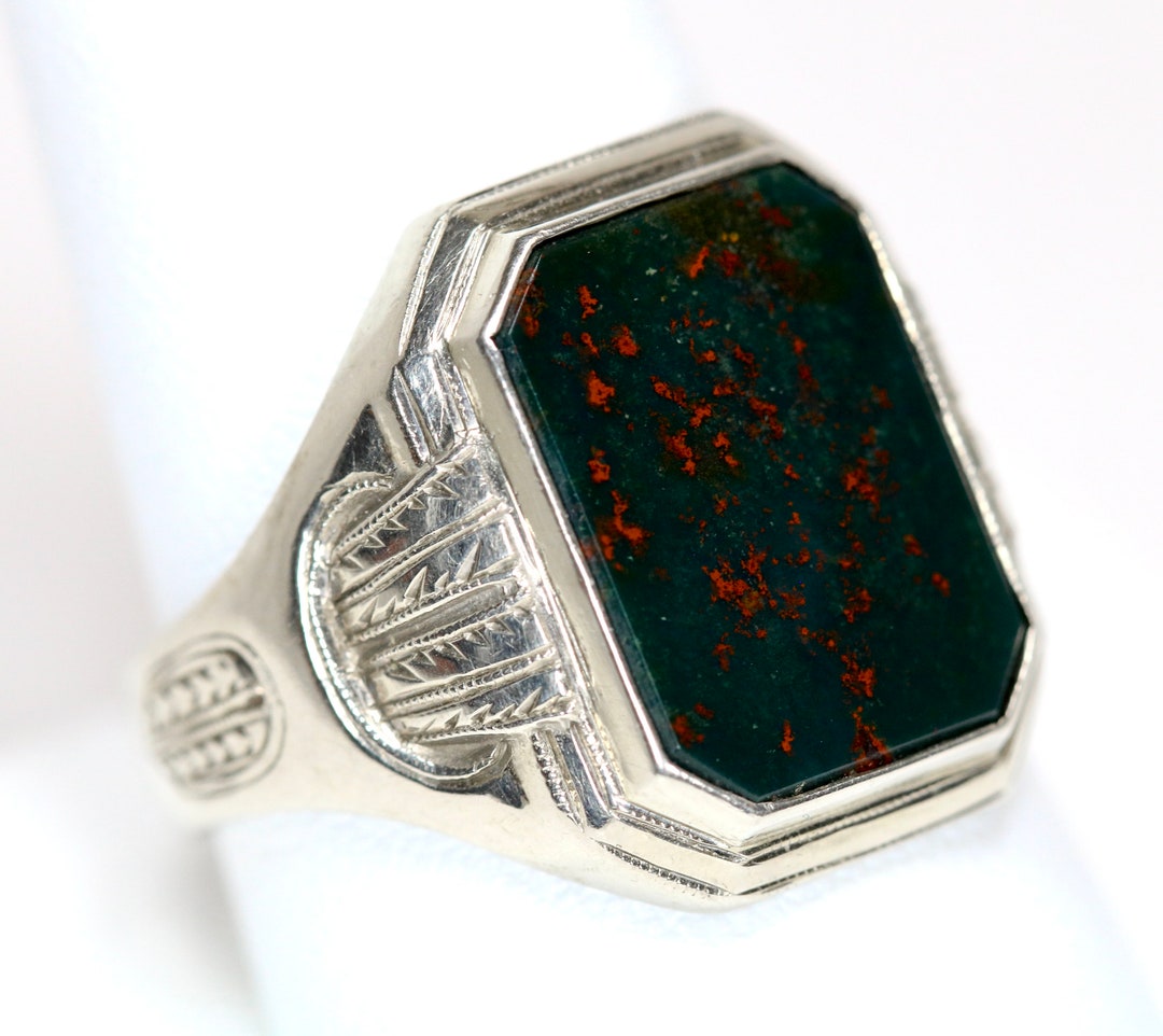 Antique Mans Mens Ring 14K White Gold With Bloodstone Having Shoulder ...