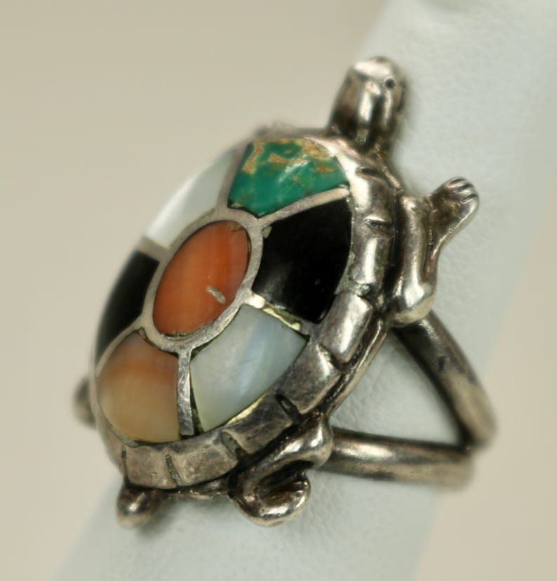 Vintage Old Pawn Native American Zuni Hand Made Woman/'s Men/'s Turtle Ring 925 Sterling Silver Gemstone Inlays Sz 5.75 c1960s