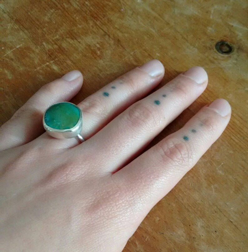 Sterling silver green turquoise round ring