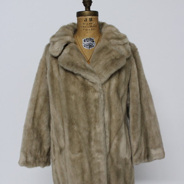 Faux Fur Coat, Blonde Faux Fur, Faux Fur Peacoat, Vintage Faux Fur Coat, Winter Coat, Fur Coat, 1960s Fur Coat, Blonde Fur, 60s Coat, Fur