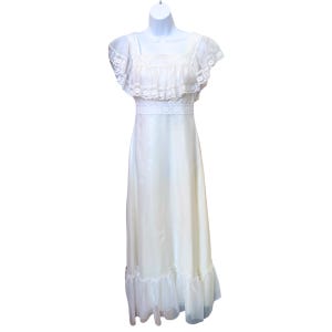 1970s Wedding Dress XS, 1970s Cottagecore dress, 1970s Gunne Sax Dress, 1970s Empire Waist Dress, 1970s Gown, 1970s White Lace Dress, 70s XS