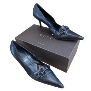 Gucci F/W 00′-01′ Point Toe Leather Pumps With Horsebit Buckle, Y2K Gucci Horsebit Buckle High Heel Pumps, Vintage Gucci Heels, Y2K Gucci