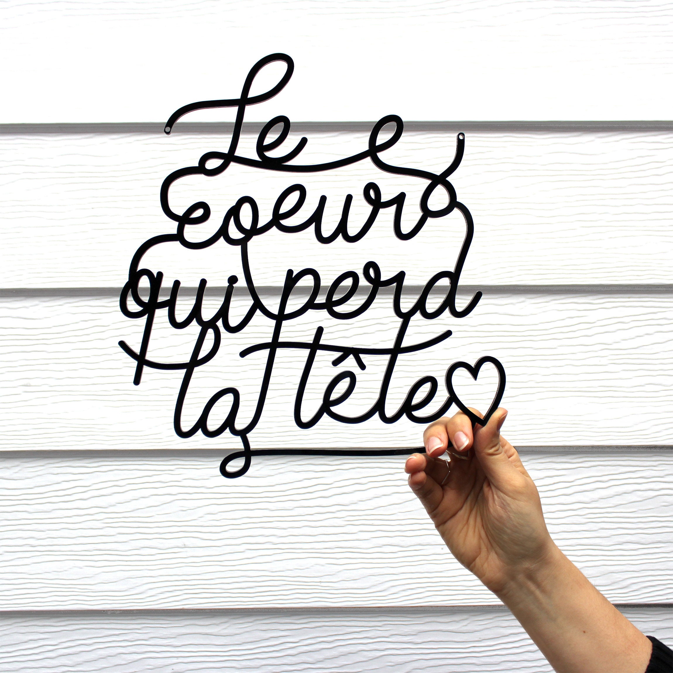 Lettrage en Plexiglas® ou Bois à Accrocher Suspendre Au Mur - Le Coeur Qui Perd La Tête