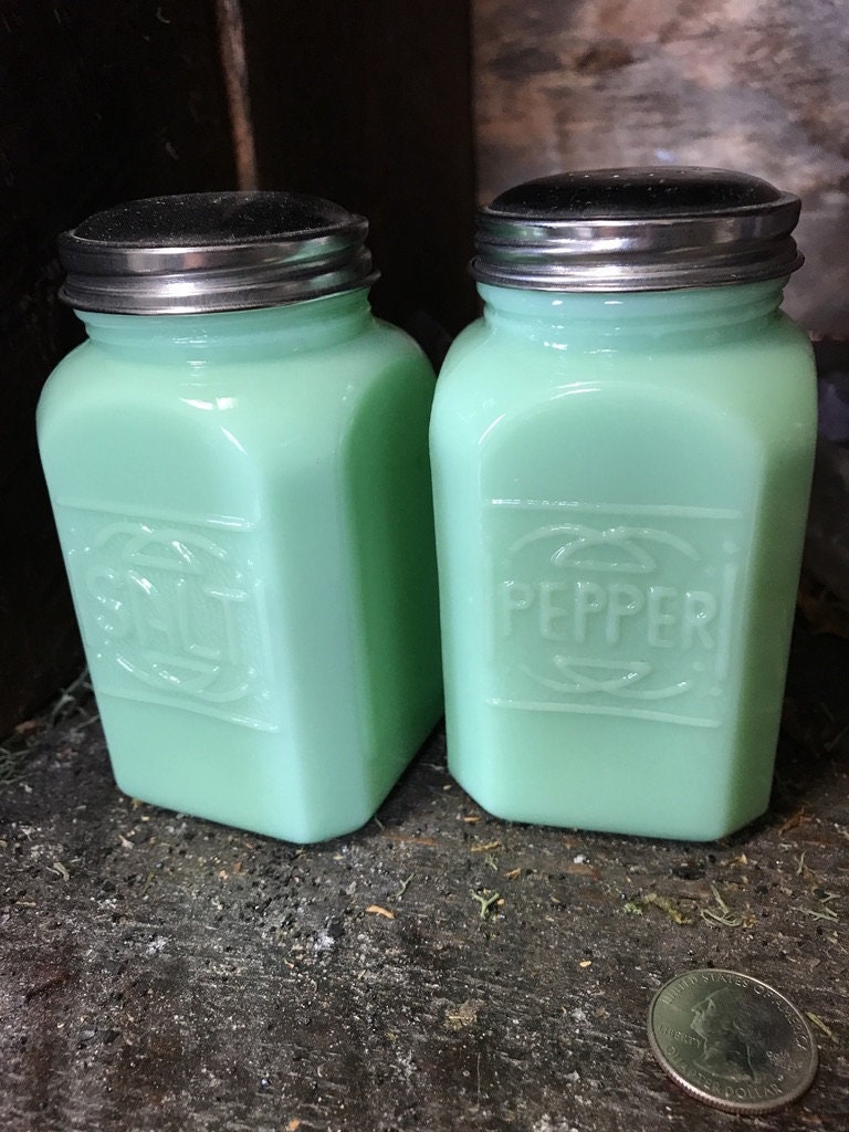 Jade Glass  Salt and pepper shakers-Country - Primitive - Vintage Sty…