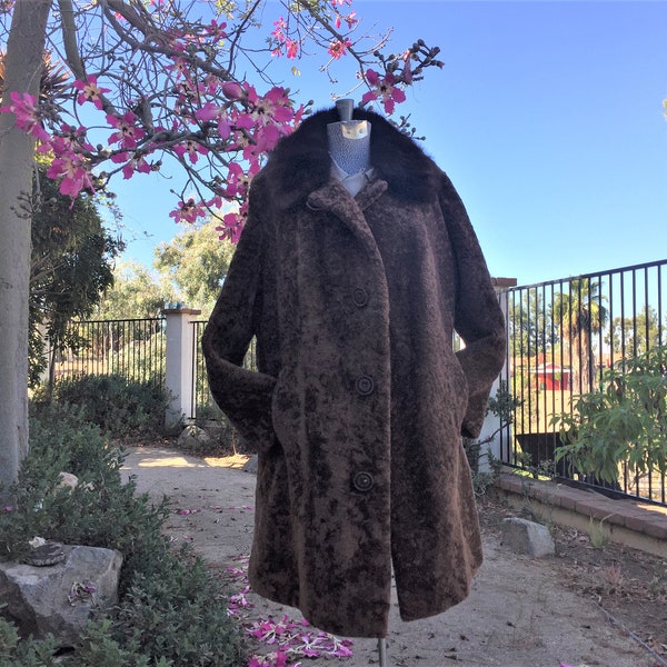 Brown Shearling Mouton Coat with Huge Mink Collar Gorgeous satiny tapestry lining, Size Large by Kurschnerei Walter Grimm Regensburg